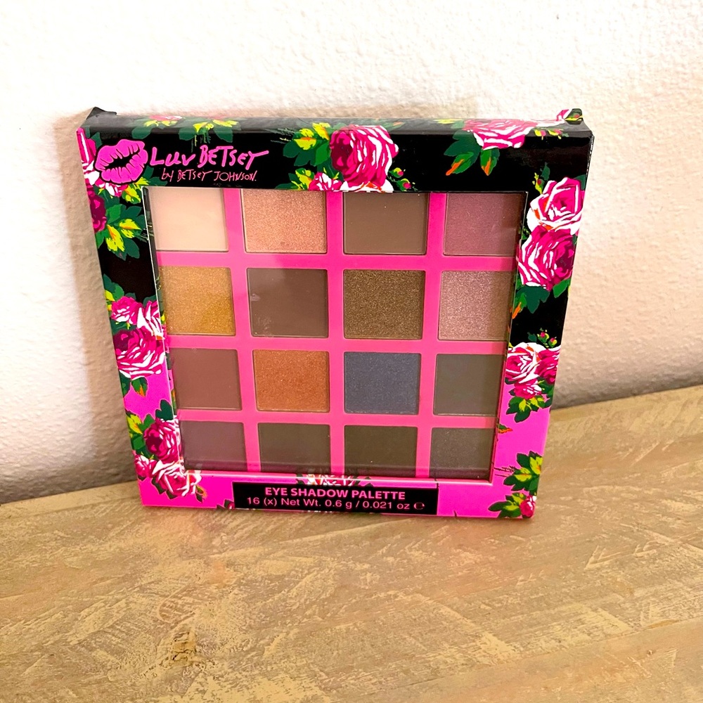 Betsey Johnson Set - Picture 6 of 6
